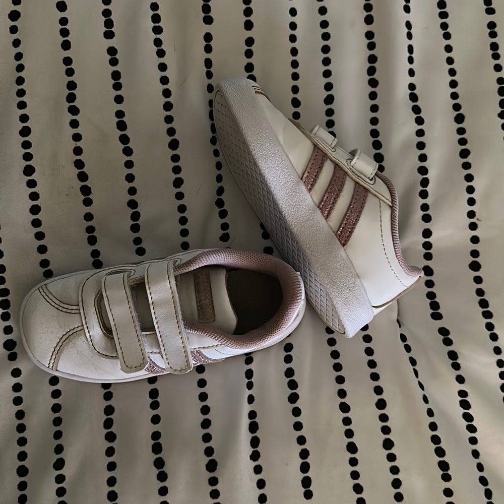 Toddler adidas size 8